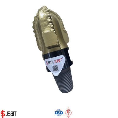 سنگ شکن فولاد بدن پلی کریستال الماس تراکم سوراخ 3 تیغه 132mm